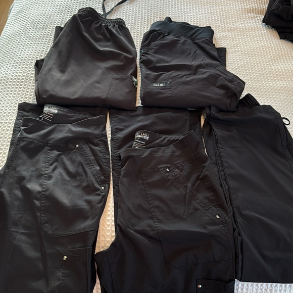 5 pairs of black scrubs - Picture 1 of 3
